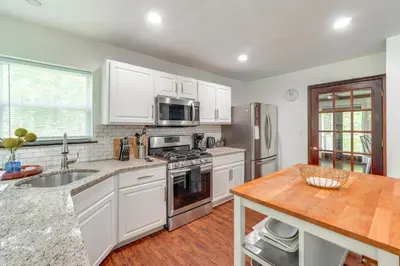 Gallery image of Family Home with Deck about 2 Mi to Camelback Mountain! in Tannersville