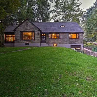 Historic Stone Cottage with Firepit-Walk to Lily Lake