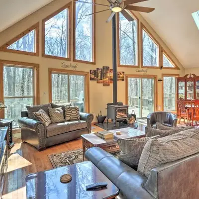 Cozy Retreat with Deck and Hot Tub