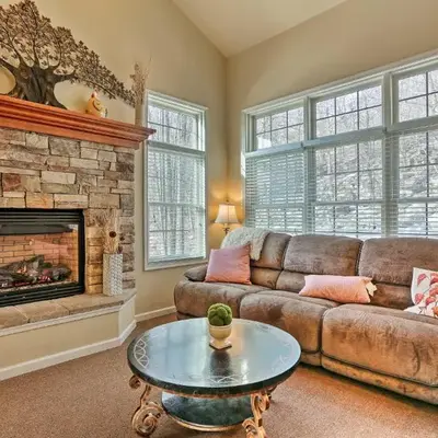 Townhome with Grill Less Than 1 Mi to Big Boulder Mountain