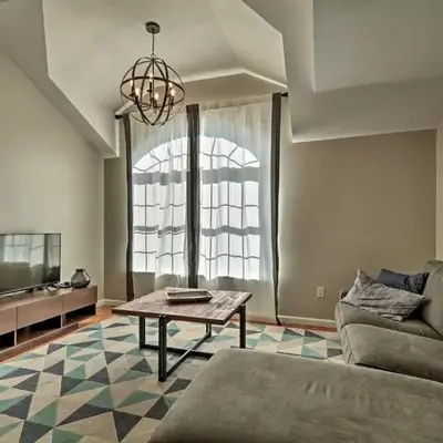 Modern Elizabeth Apt by Dining and NYC Transit!