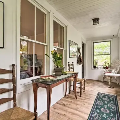 Millburn House with Deck - Walk to NYC Transit!
