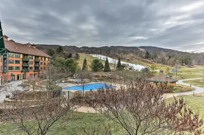 Gallery image of Luxe Apt Ski-inandSki-out Slopeside Retreat! in Vernon Township