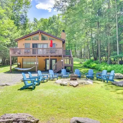Secluded Family Cabin with Fire Pit in Lake Ariel!