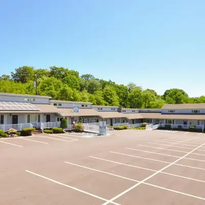 East Shore Lodging
