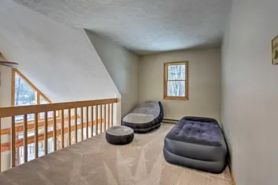 Gallery image of Hike, Ski and Golf Private Poconos Cabin with Deck! in Tobyhanna