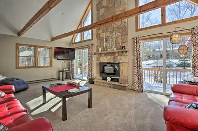 Gallery image of Hike, Ski and Golf Private Poconos Cabin with Deck! in Tobyhanna