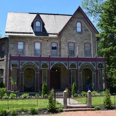 Gifford-Risley House Bed and Breakfast
