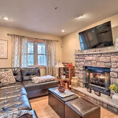 Walk to Pool and Lake Albrightsville Vacation Home!