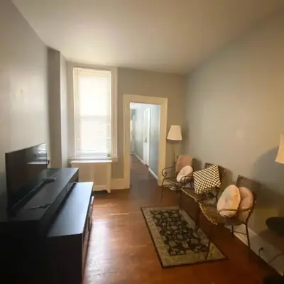 Clover 2900 - Apartment and Rooms with Private Bathroom near Washington Ave South Philly
