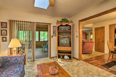 Gallery image of Poconos Home with Fire Pit, Walk to Locust Lake! in Pocono Lake