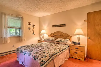 Gallery image of Poconos Home with Fire Pit, Walk to Locust Lake! in Pocono Lake