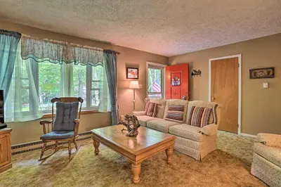 Gallery image of Poconos Home with Fire Pit, Walk to Locust Lake! in Pocono Lake