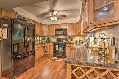 Gallery image of Poconos Home with Fire Pit, Walk to Locust Lake! in Pocono Lake