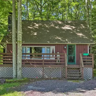 Quaint Lake Cottage with Pool and Beach Access!
