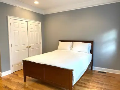 a bed with white sheets and pillows in a bedroom at AF Stays - Philadelphia 1212 Mt Vernon St in Philadelphia