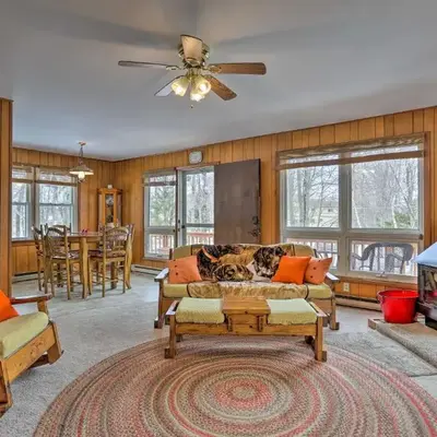Excellent Lakeview Getaway with Watercrafts Included