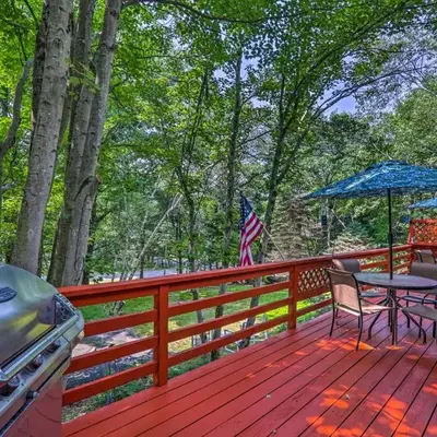 Fire Pit and Community Perks Blakeslee Cottage!