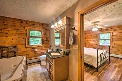 Gallery image of Cozy Family-Friendly Pine Grove Cabin with Fire Pit! in Pine Grove