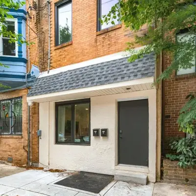 2BR in Heart of Queen Village - walk to everything!