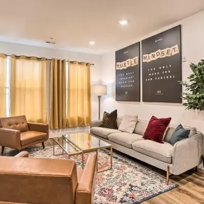 Trendy Apt with Laundry Machines Less Than 3 Mi to Dtwn