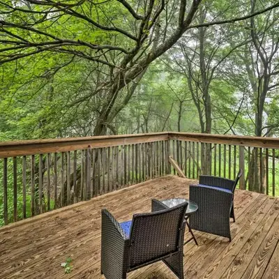 7 Mi to Lake Harmony Home with Furnished Deck!