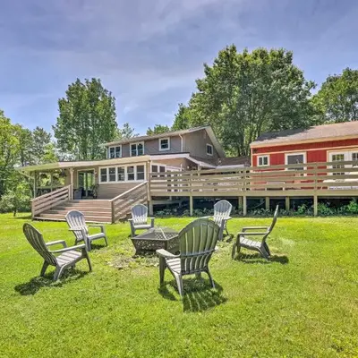 Poconos Cottage with Fire Pit Near Lake Harmony