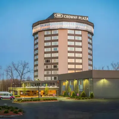 Crowne Plaza Saddle Brook by IHG