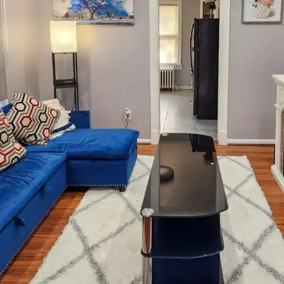 11 Mi to Manhattan Pet-Friendly Duplex with Yard!
