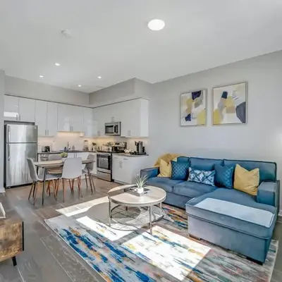 Stylish 1br Unit. Parking. Easy Ride to NYC