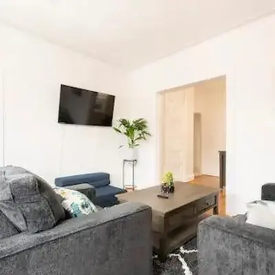 Warm 3 BR for U Near Manhattan View