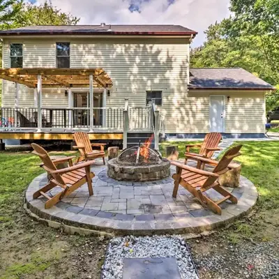 Game Room and Yard Family Paradise in Pocono Summit