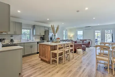 Gallery image of Modern Mohican Lake Abode with Fire Pit and Views in Glen Spey