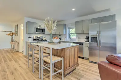 Gallery image of Modern Mohican Lake Abode with Fire Pit and Views in Glen Spey