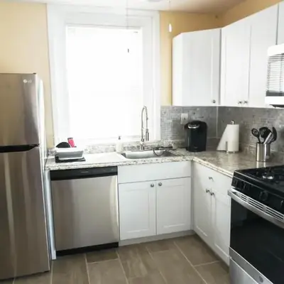 Lincoln Manor - Newly Renovated