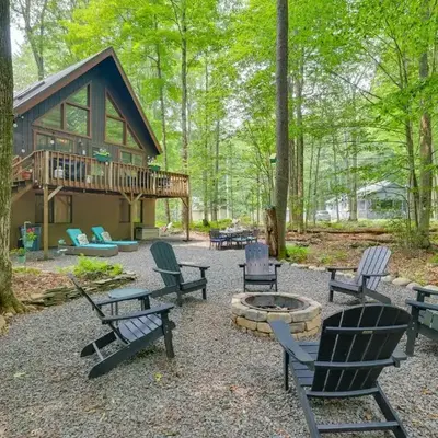 Fire Pit and Grill Woodside Nest in Pocono Lake!