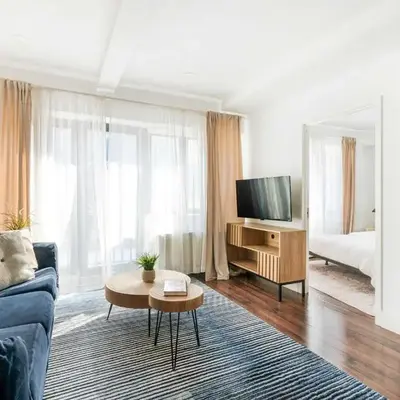 809-4A Columbus Circle New BLDG 1BR W D