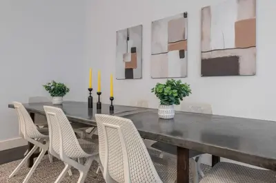 Gallery image of Waverly Lane by Rove Travel - Chelsea Apt with Balcony in New York