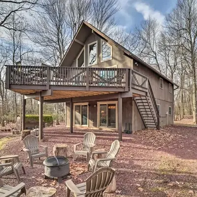 Lake Harmony Access Home with Game Room and Fire Pit!