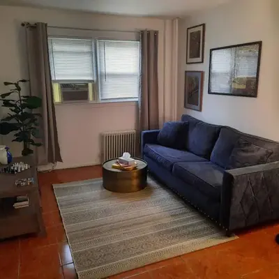 Pet Friendly Apartment minutes from NYC!
