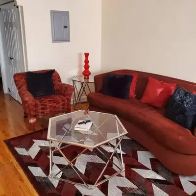 Cozy 2-bedroom Apartment