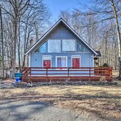 Tobyhanna Home Near Kalahari with Lake and Pool Access