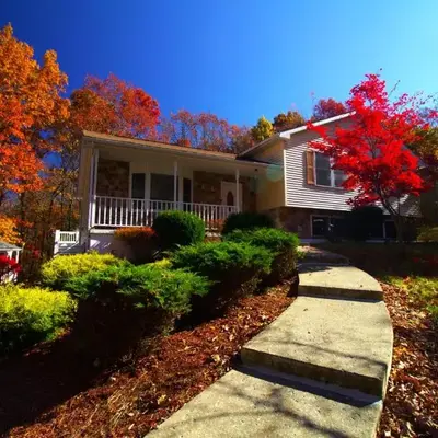 Stunning Poconos Villa- Hot Tub